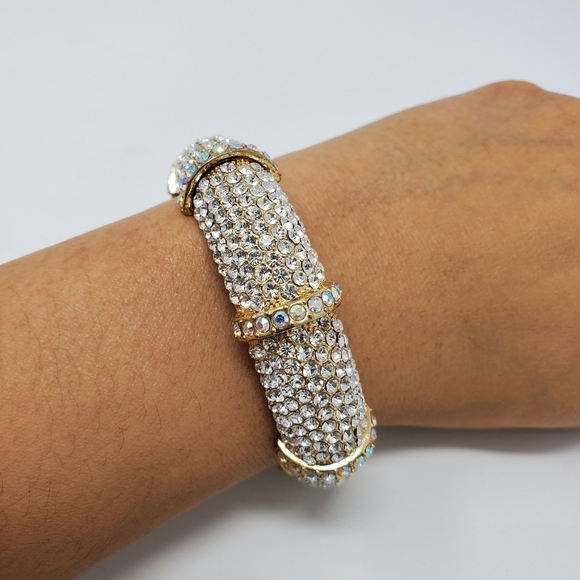 Rhinestones Stretch Bangle Fashion Goldtone Bracelet. SALE - Picture 3 of 5